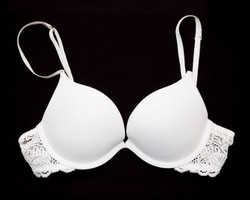 Riset: 75% Wanita Semakin Pede dengan Push-Up Bra