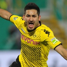 Dortmund Lolos ke Final Secara Dramatis