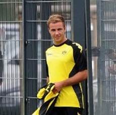 Dortmund Sabar Menanti Goetze