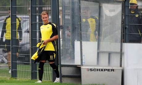 Dortmund Sabar Menanti Goetze