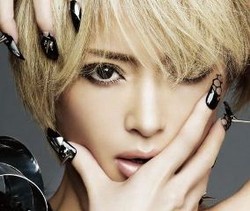 Ayumi Hamasaki Kembali dengan album Party Queen