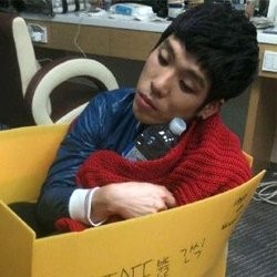 Changmin 2AM Biasa Tidur Sambil Makan?