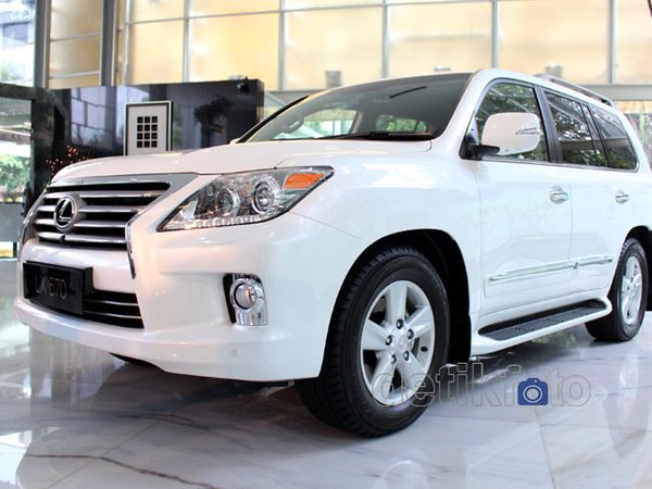 Godaan Lexus 570
