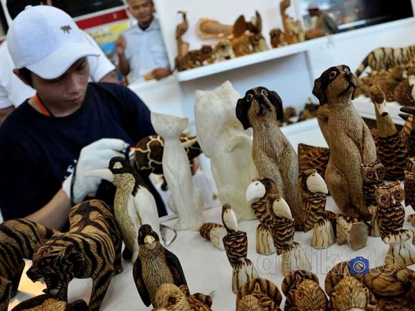 Ups..Ukiran Kayu Ini Tidak Disablon Tapi Dibakar