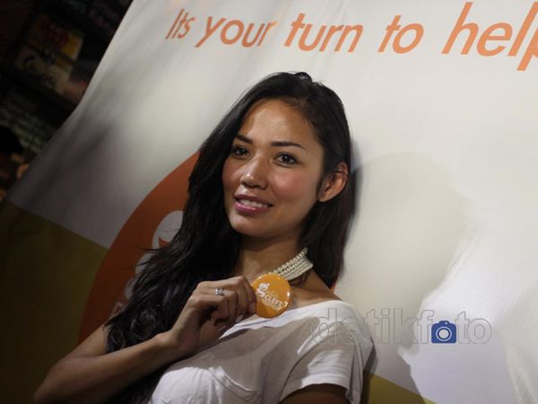 Shanty Peduli Anak Penderita Bibir Sumbing Shanty Peduli Anak Penderita Bibir Sumbing