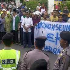 Warga Tuntut Penembak Guru Ngaji di Sidoarjo Dihukum Seumur Hidup