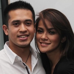 Tak Sadar Umur, Olla Ramlan Manja Sama Pacar