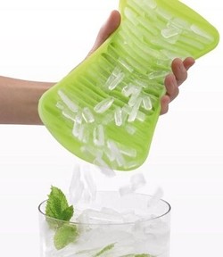  Wah, Es Batu Unik Ini Bikin Minuman Jadi Cantik!