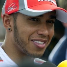 Hamilton Tercepat di Latihan Pertama di Sepang