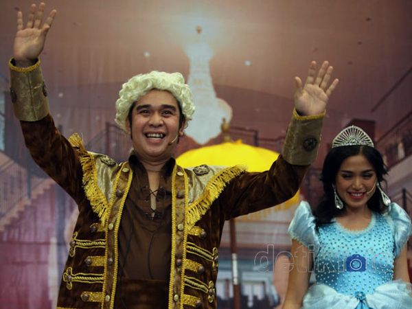 Olga dan Jessica Hibur Ribuan Penggemarnya di Mall