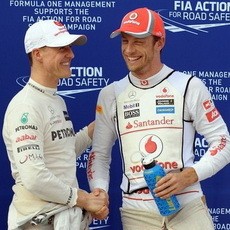 Button Waspadai Start Schumacher