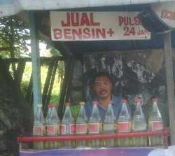 Ini Modus Pedagang Eceran Selundupkan Bensin dari SPBU