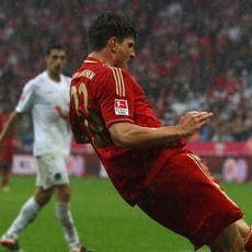 Bayern Pangkas Jarak dengan Dortmund