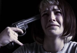 Tak Sedikit Orang Ingin Bunuh Diri Cuma Karena Sakit Kepala