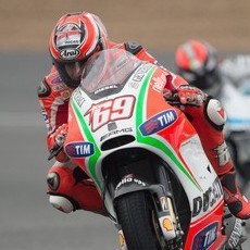 Hayden Jadi yang Tercepat di Hari Kedua