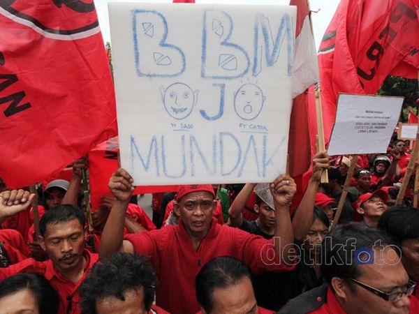 PDIP Bentuk Parlemen Jalanan Tolak BBM Naik