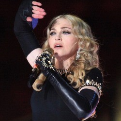 Madonna Tertawa Video Klipnya Dianggap Terlalu Vulgar