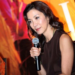 Michelle Yeoh Hadiri Malam Amal Premiere The Lady di Jakarta