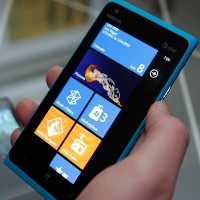 Nokia Bagi-bagi Lumia 900 Gratis 