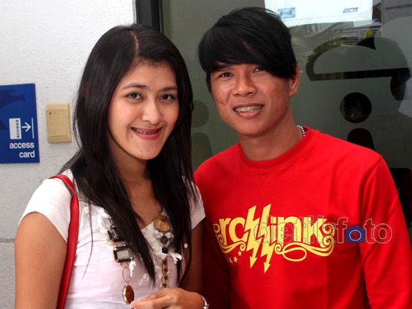 Andhika Kangen Band & Mantan Istri Mesra Lagi 