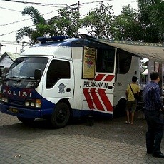 SIM Keliling di Giant Pasteur