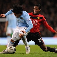 Valencia Waspadai Ancaman Tevez di Derby Manchester