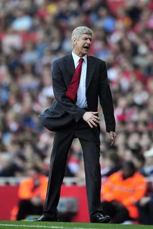 Wenger Ingin Arsenal Tak Jemawa