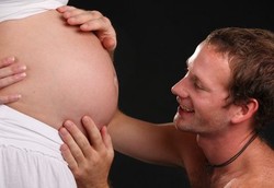 Agar Putranya Punya Anak, Ayah Donorkan Sperma ke Menantunya