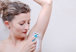 Kenapa Muncul Benjolan Merah Setelah Cukur Ketiak?