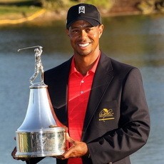 Tiger Woods Akhiri Paceklik Gelar