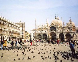 9 Cara Hemat Menikmati Indahnya Kota Venezia