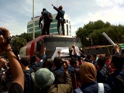 DPR Imbau Demo Kenaikan Harga BBM Tak Anarkis, Aparat Jangan Arogan