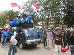 Demo BBM, Mahasiswa Untad Palu Bentrok dengan Polisi
