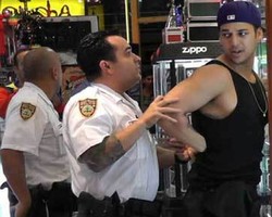 Adik Kim Kardashian Ditangkap Polisi 