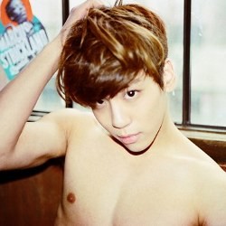 Terlalu Berotot, Foto Jonghyun untuk Sherlock Dimanipulasi