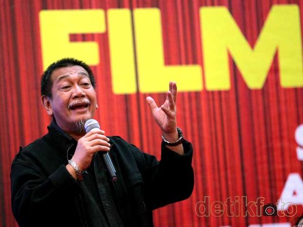 Deddy Mizwar Bosan Ngomongin Film!