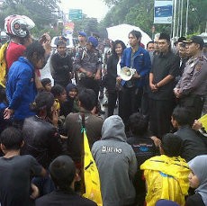 Ketua DPRD Bandung Ogah Temui Pedemo BBM