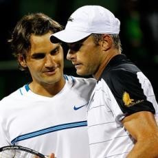 Roddick Hentikan Federer