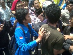 Demo BBM, 1 Mahasiswa Semarang Patah Tulang dan 5 Diamankan 