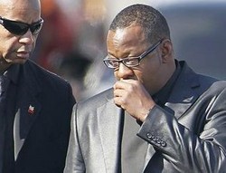 Mabuk Saat Nyetir Mantan Suami Whitney Houston Ditangkap