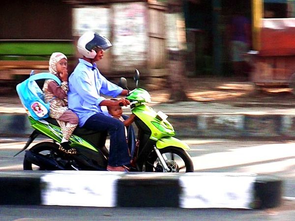 Abaikan Keselamatan Anak