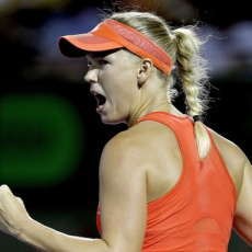 Kemenangan Pertama Wozniacki Atas Serena