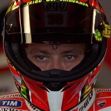 Rossi: Ducati Tak Bisa Seperti Ferrari