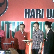 Jokowi & Ahok Cium Tangan Megawati