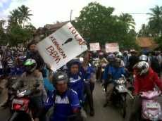 700 Buruh Demo BBM di Pintu M1 Bandara Cengkareng