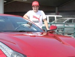 Menang di Sepang, Fernando Alonso Dihadiahi Ferrari FF