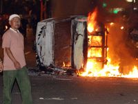 Salemba Kian Mencekam, Mobil Dibakar