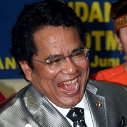 Hotman Paris, Si Romantis yang Selalu Banggakan Meriam Bellina