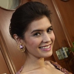 Siraman, Carissa Putri Tak Mau Diintip 