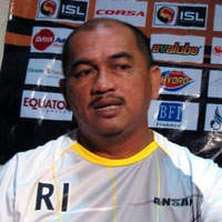 Raja Isa Nyatakan Siap Latih Skuad Persib